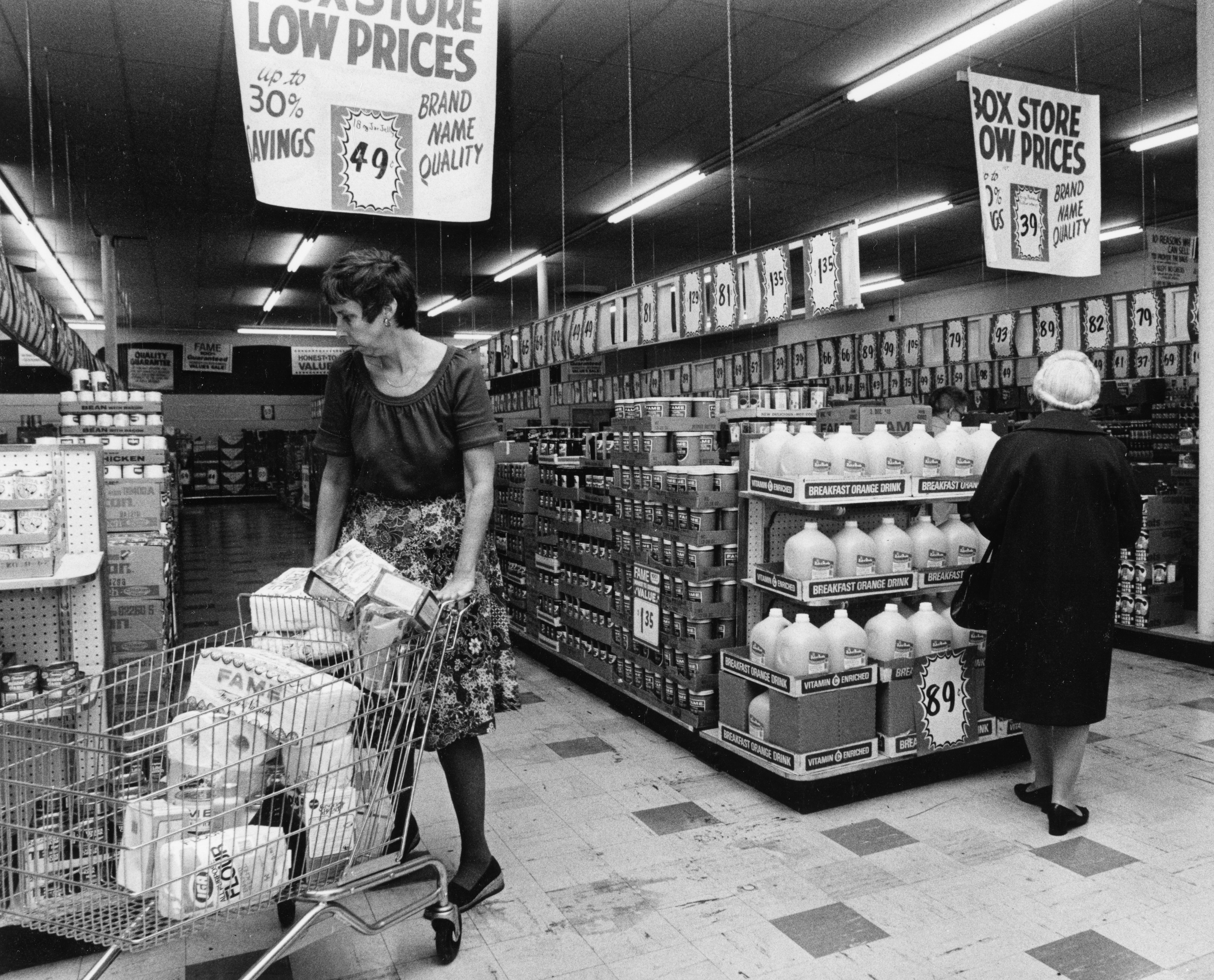 Экономика в 70 х. Супермаркет США 1950-Е. США супермаркеты 50-х. Супермаркеты в 80е США. Супермаркет в США 50е годы.