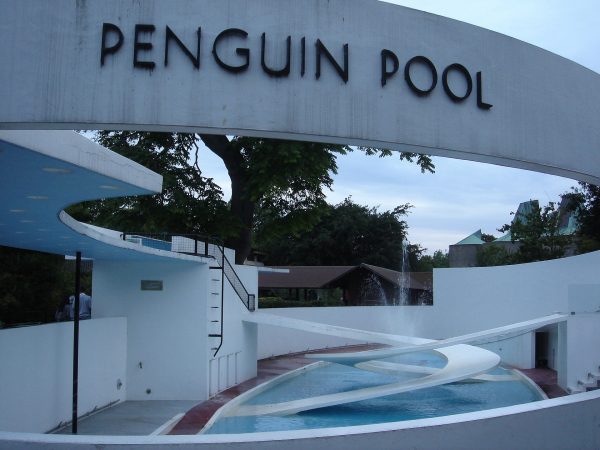 london penguin pool signage
